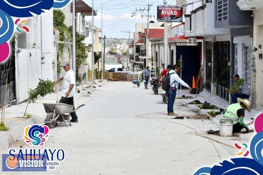 Sahuayo continúa los trabajos de pavimentación en la calle Sor Juana Inés de la Cruz