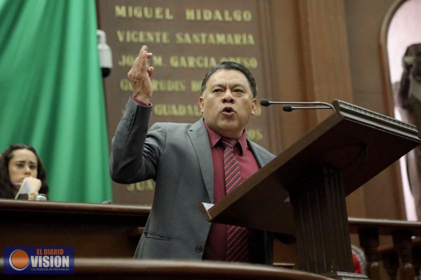 Fortalecer democracia en Michoacán, deber del Legislativo: Fermín Bernabé