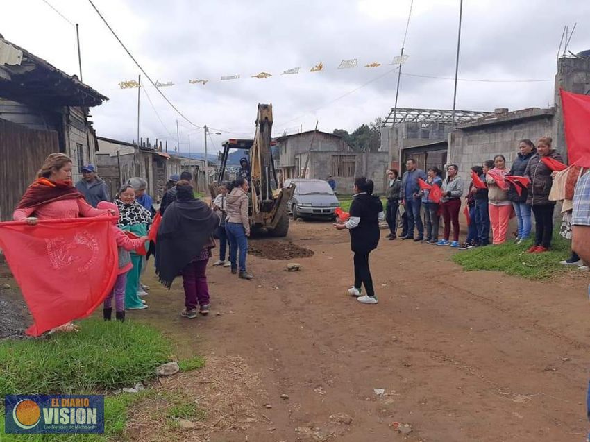 Autoridades municipales, inauguraron la calle 16 de septiembre en la colonia San Miguel