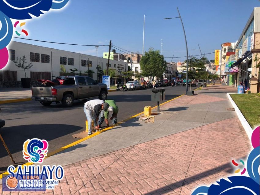 El Gobierno de Sahuayo, realiza trabajos de balizamiento en el primer cuadro de la ciudad