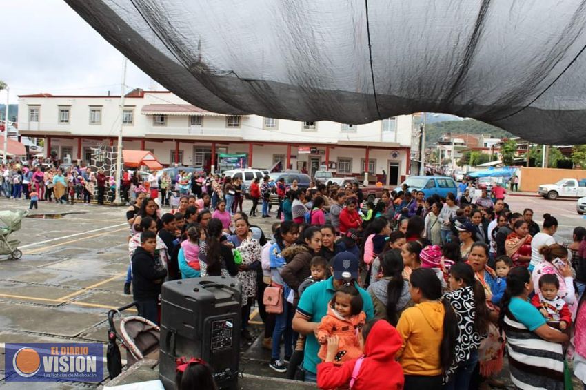 DIF Municipal de Nuevo San Juan, entregó despensas a niñ@s del programa “Alimentamos sus Sonrisas”.