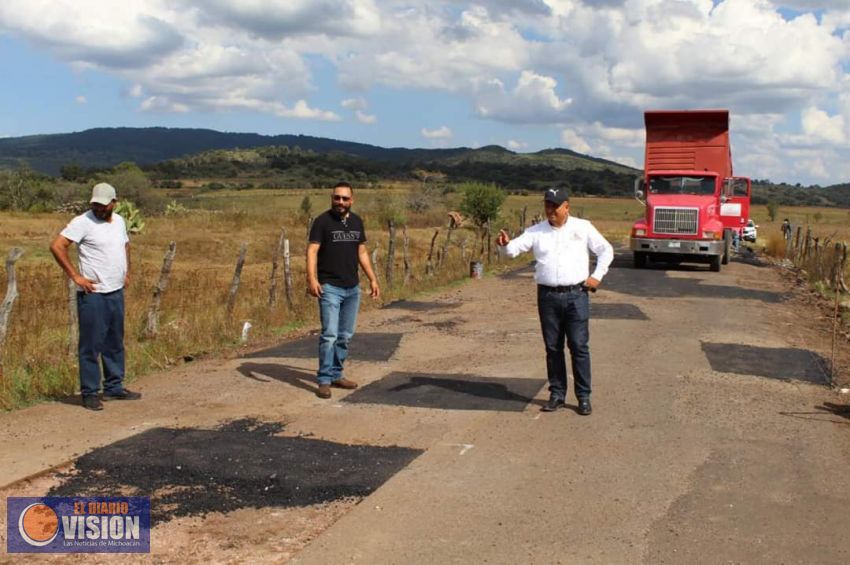 José Guadalupe Coria, supervisó trabajos de rehabilitación de la Carretera Intermunicipal