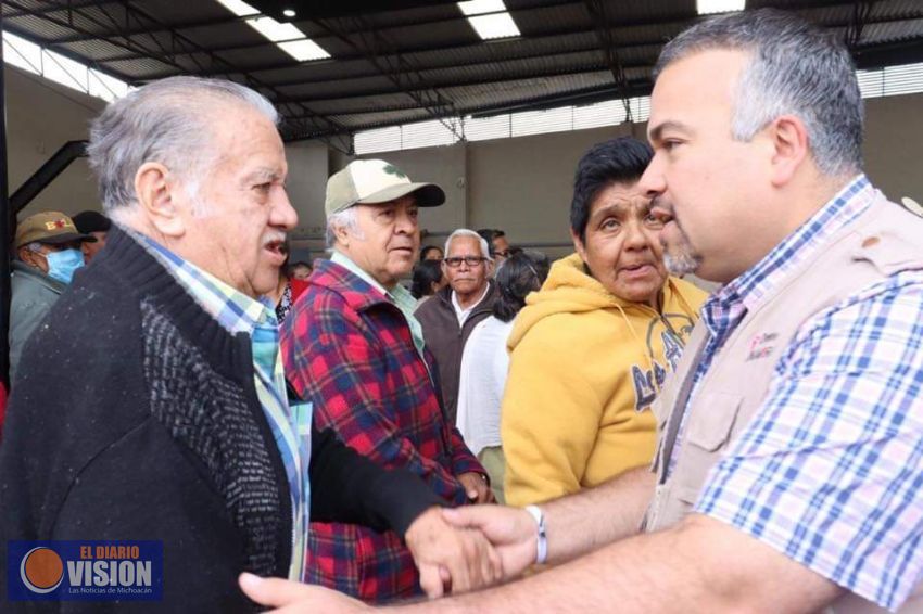 Jesús Mora, entregó apoyos del Programa Bienestar 