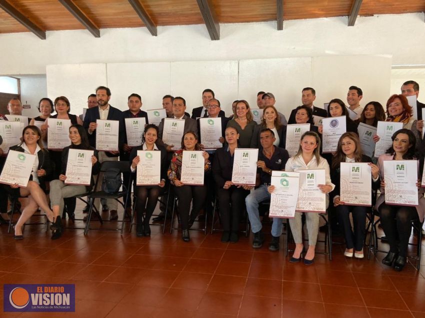 Prestadores de servicios turísticos reciben Distintivos