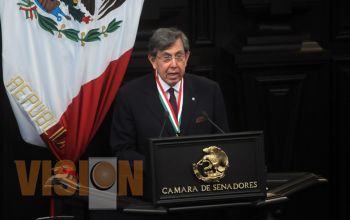 Recibe el Ingeniero Cuauhtémoc Cárdenas Medalla Belisario Domínguez que otorga el Senado de la Repú