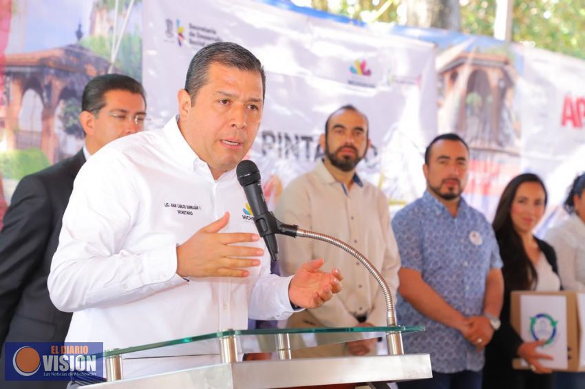 Lleva Sedesoh “Pintando Alegría” a Áporo