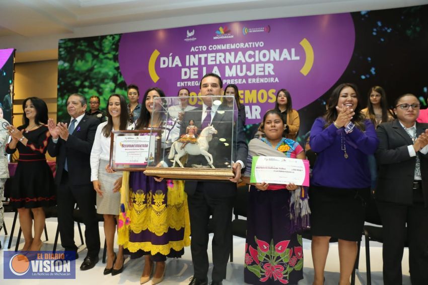 Mujeres no detengan su lucha, son ejemplo de sororidad y esperanza: Silvano Aureoles 