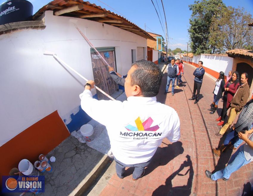 Sedesoh pinta de colores viviendas de Áporo