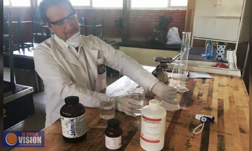Jóvenes de La Piedad produce germicida para combatir al COVID-19