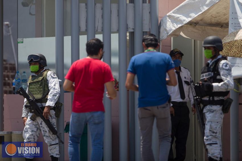 Refuerzan seguridad Guardia Nacional y Ejército en hospitales de Michoacán