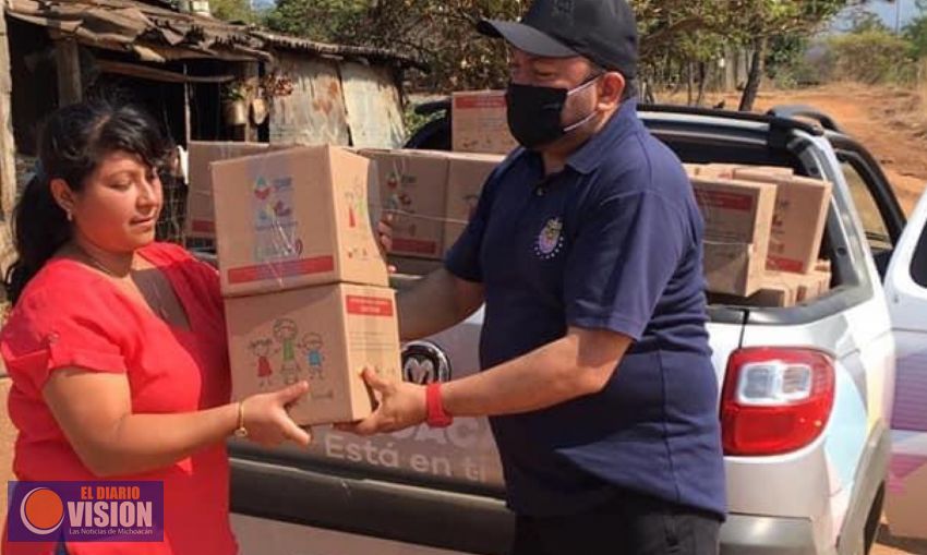 Ayuntamiento de Ziracuaretiro, entrega Programa Alimentario