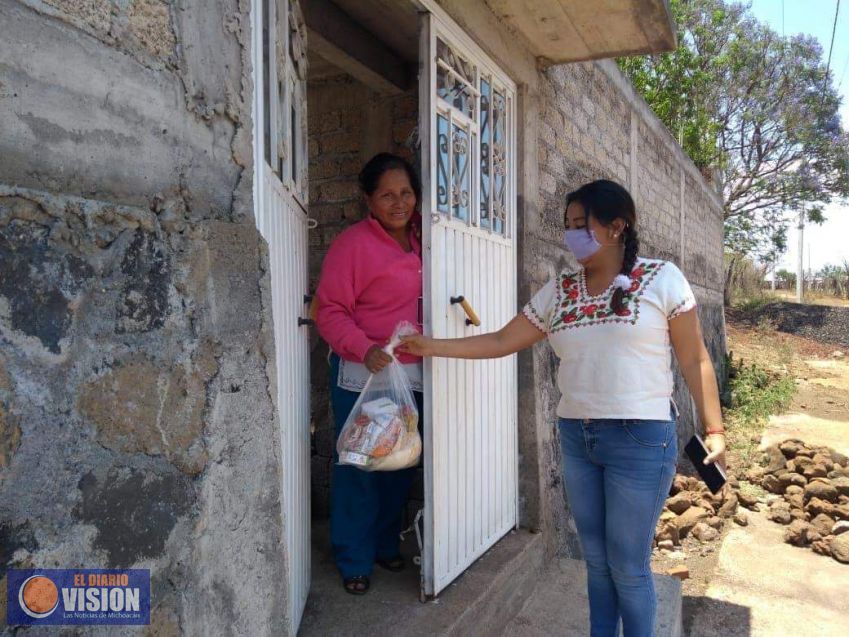 Realiza, Adrián Melgoza,  segunda entrega de despensas en la comunidad Indígena de Puacuaro 