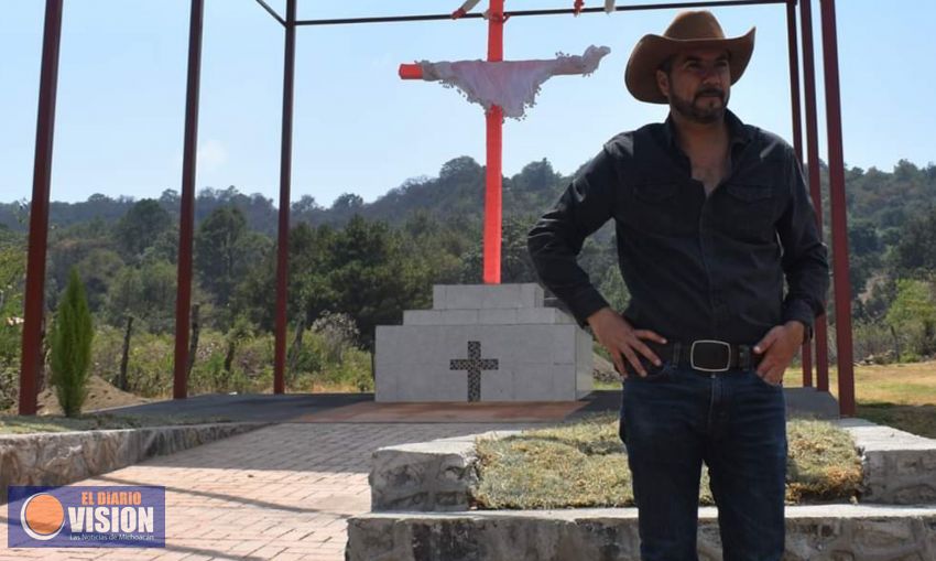 Realiza, Ayuntamiento de Erongaricuaro, diversas obras en la comunidad de Yotatiro 