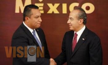 Calderón viajaría en helicóptero en el que murió Blake Mora