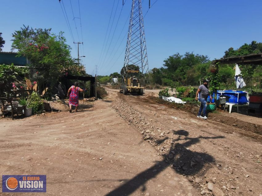 Apoya Gobierno de Lázaro Cárdenas a colonias con rastreo de caminos