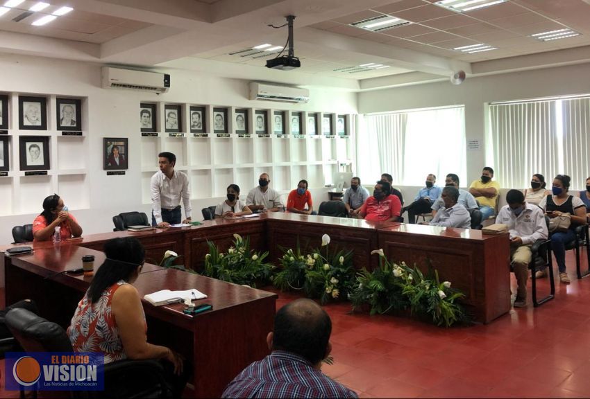Con medidas preventivas, retoman actividades departamentos de Lázaro Cárdenas