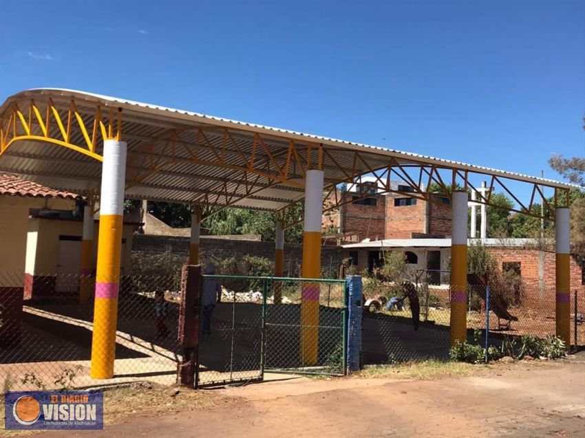 Ayuntamiento de Villa Morelos, realizó, la techumbre del jardín de niños en la comunidad 