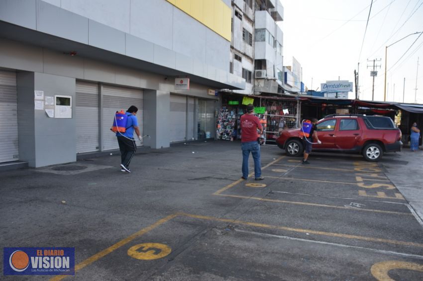 Toman consciencia comerciantes y se suman a labores de sanitización del Gobierno de Lázaro Cárdenas