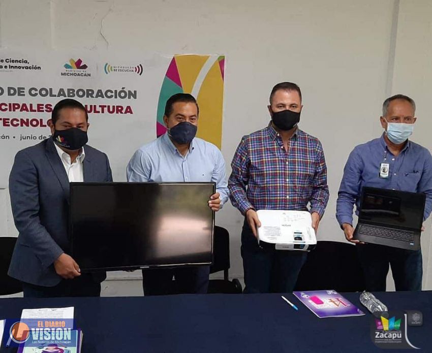 Entrega, Luis Felipe León Balbanera, equipamiento a la Casa de la Cultura de Zacapu 