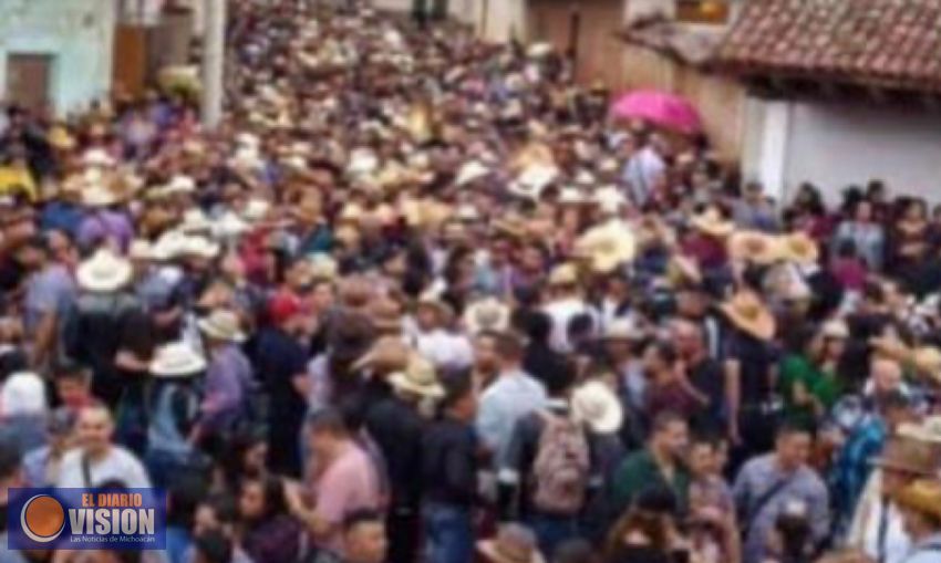 Autoridad municipal De Purépero autorizó realizar una fiesta patronal que provocó concentración