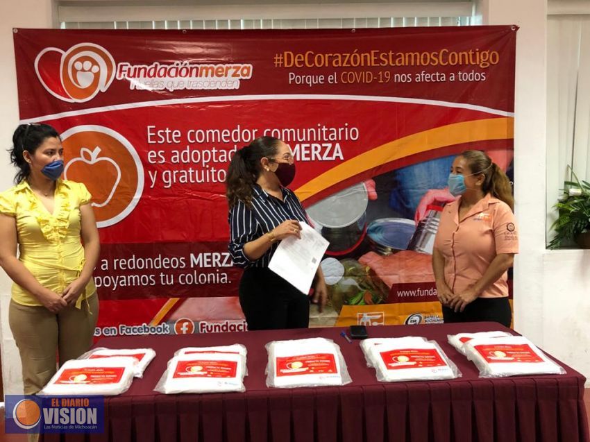Refrenda apoyo Grupo Merza a programa “Esperanza en mi Colonia” y con equipo a PC