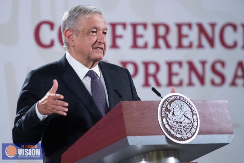AMLO pide a nuevos consejeros del INE no dejarse manipular por gobierno o partidos