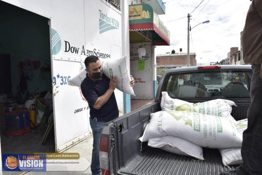 Gobierno de Zacapu, entrega apoyos para el campo 