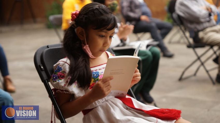 Un libro para leer, para llevar, ahora en línea