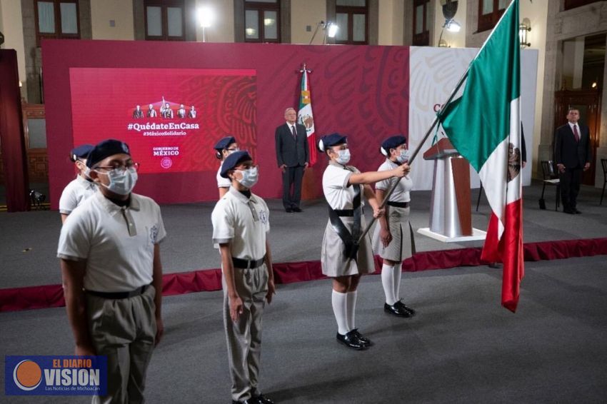 AMLO encabezó ceremonia de regreso a clases con homenaje a víctimas de COVID