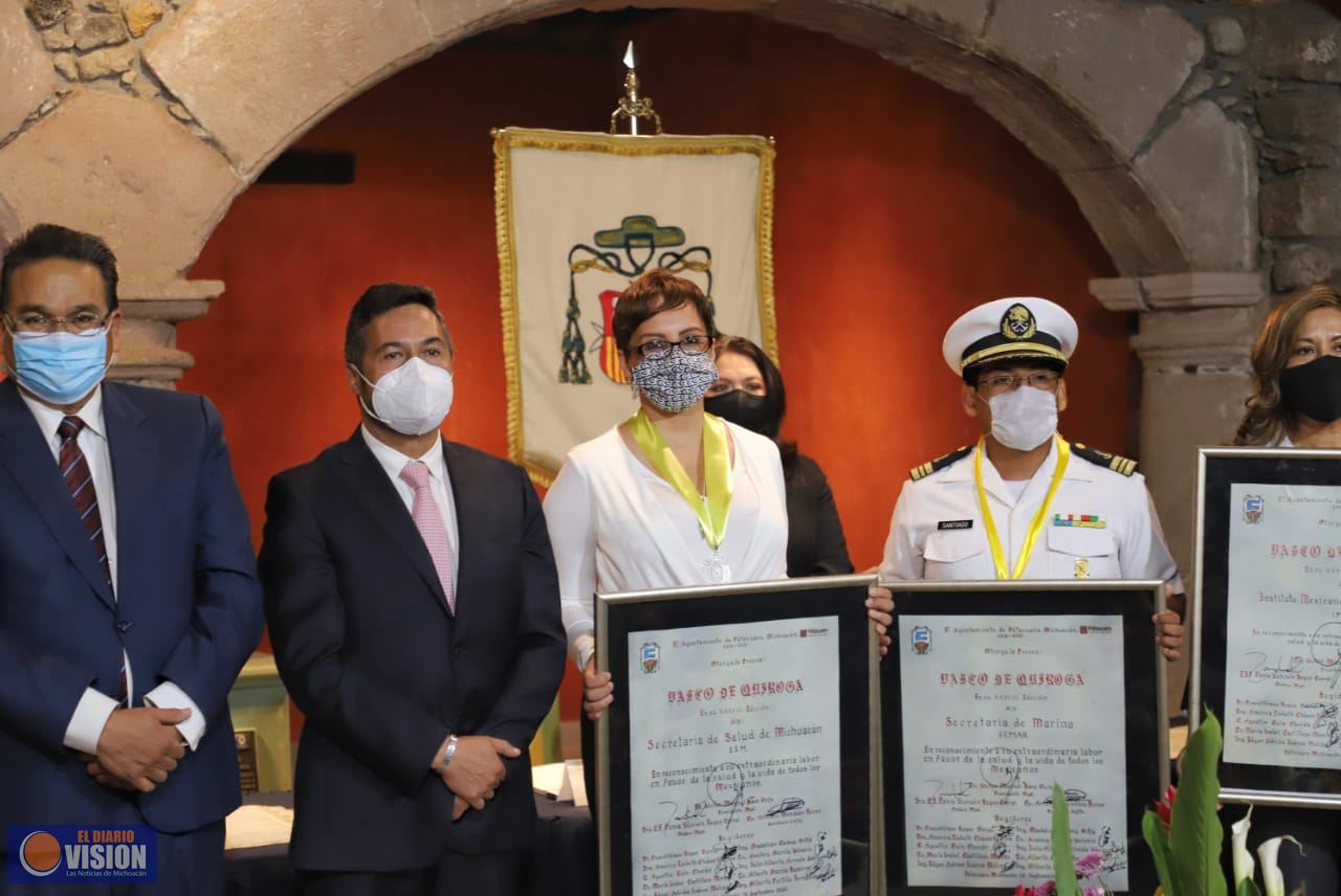 Instituciones de salud pública son condecoradas con Presea Vasco de Quiroga 