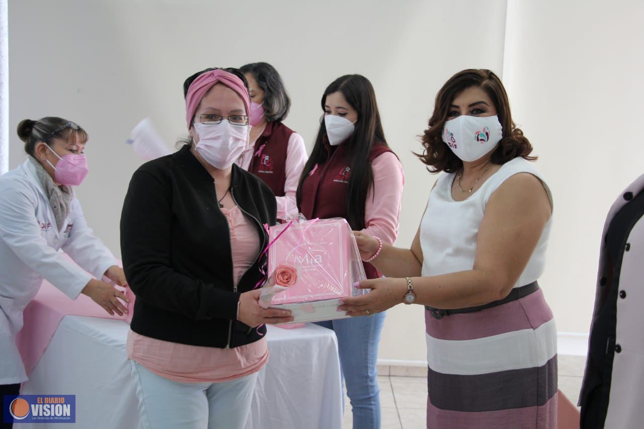Entrega DIF Morelia prótesis externas de mama a 66 mujeres 