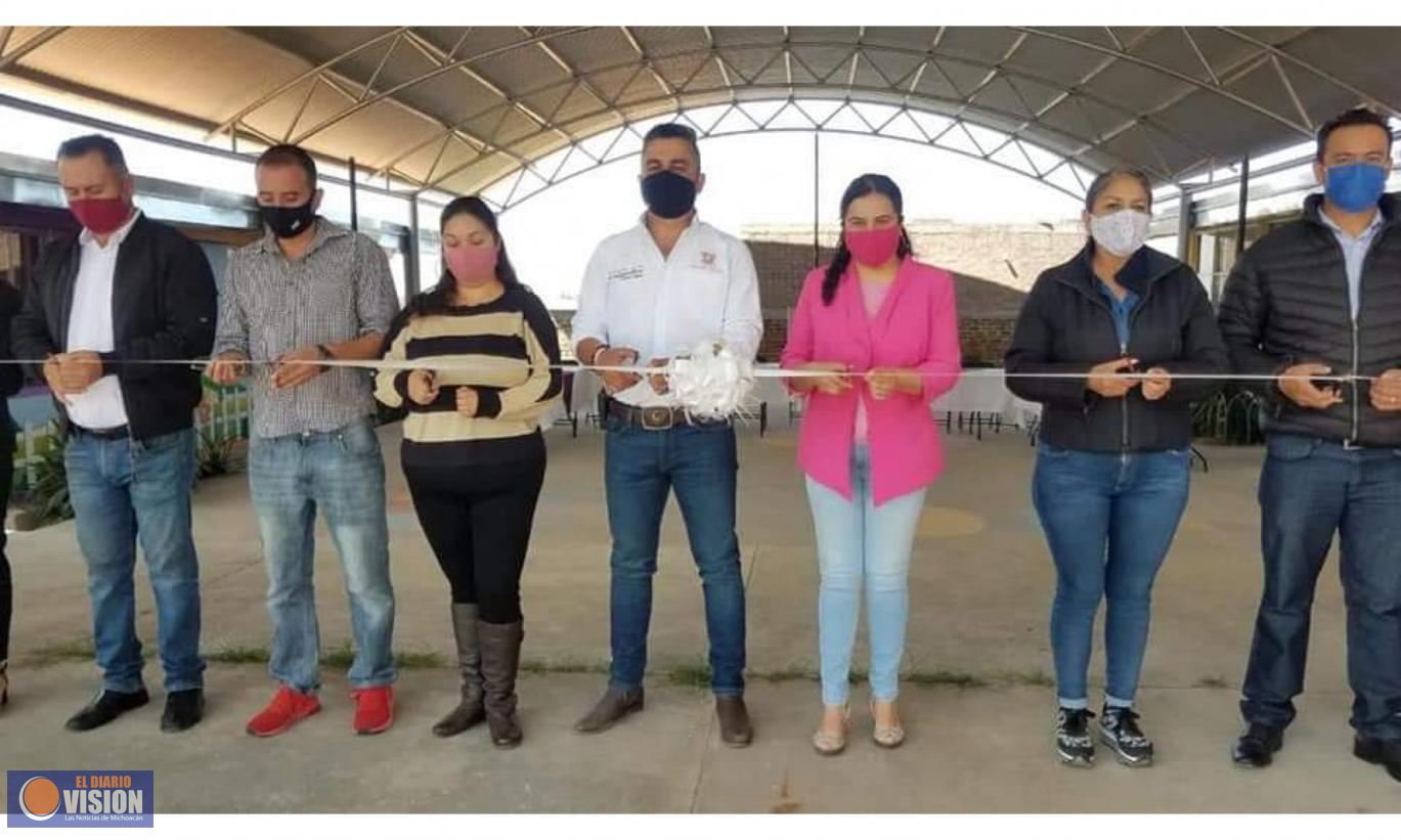 Alejandro Correa, inauguró el domo del 