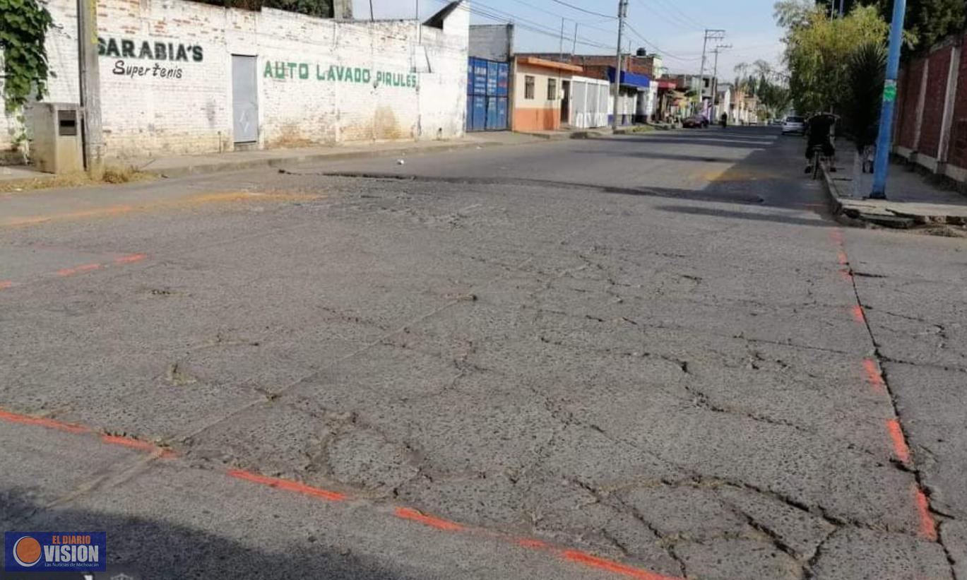 Ayuntamiento de Zacapu continúa con su programa de bacheo en vialidades 