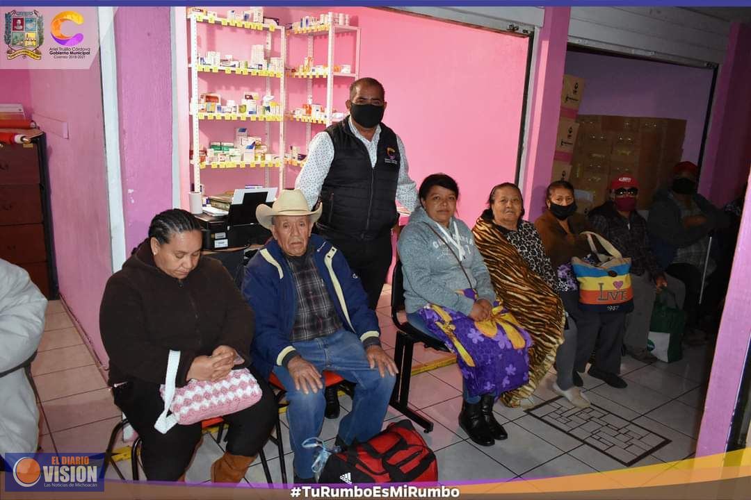 Ayuntamiento de Coeneo, continúa apoyando a adultos mayores con el programa municipal de cataratas