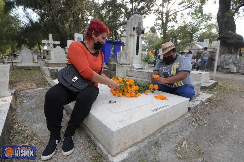 Llama Gobierno de Morelia a respetar medidas sanitarias durante días previos al Día de Muertos 