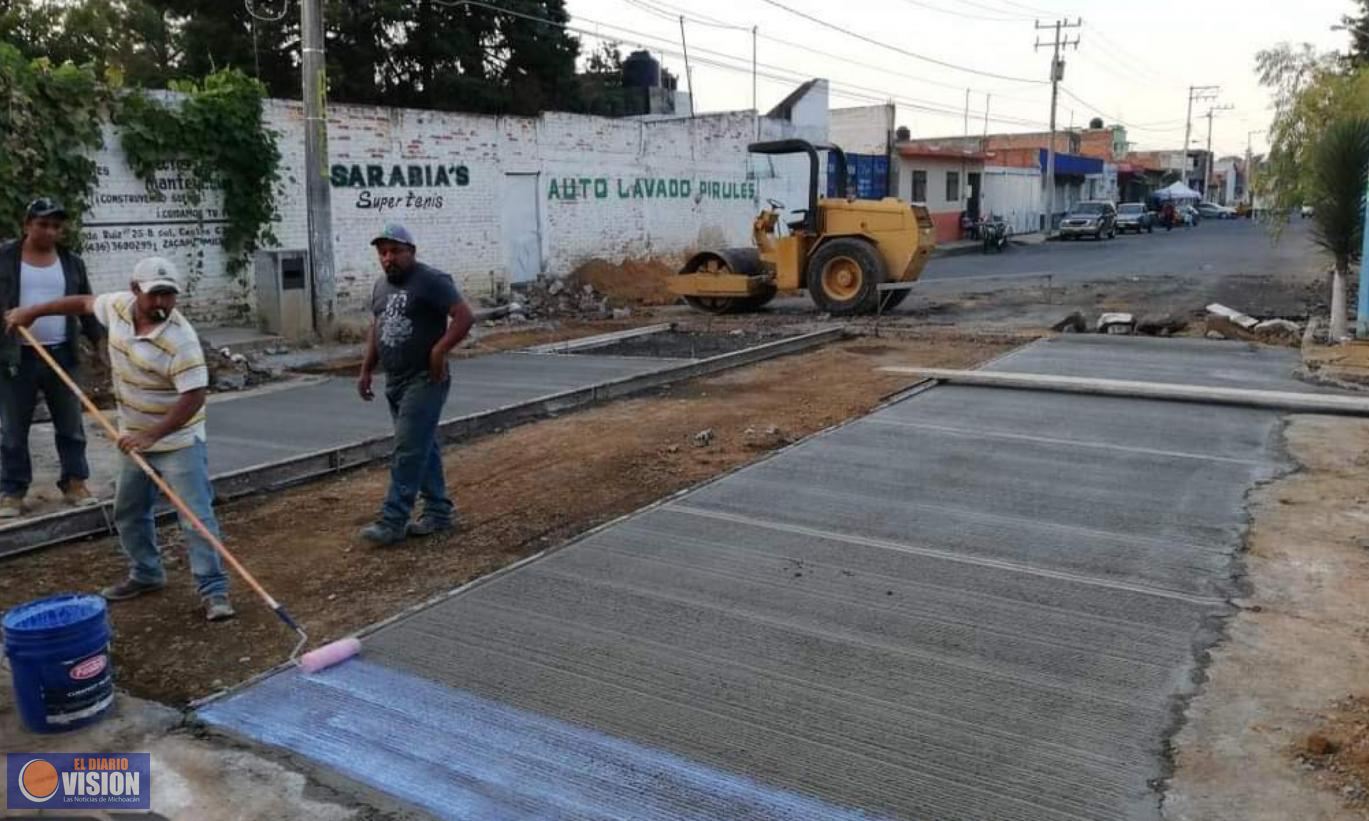 Gobierno de Zacapu, mantiene acciones de bacheo en calles del municipio 