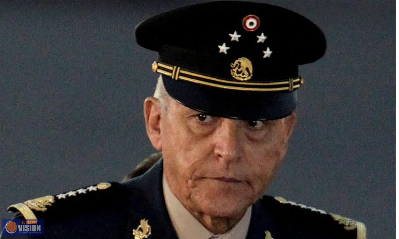 Salvador Cienfuegos llega a México tras retiro de cargos por parte de autoridades de Estados Unidos