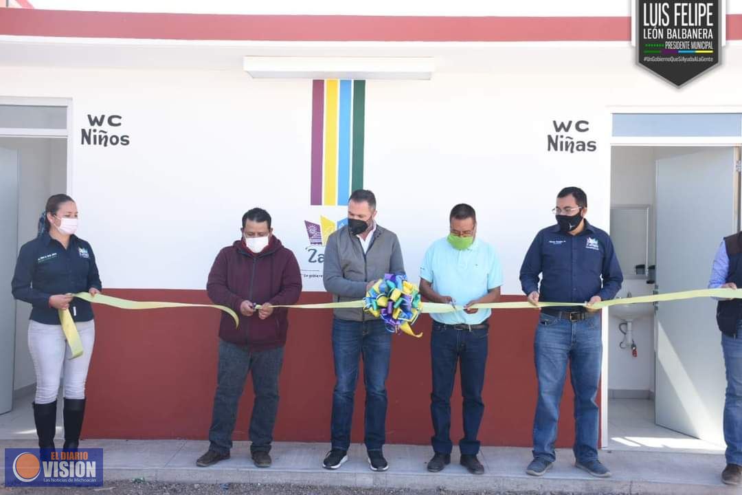 Luis Felipe León Balbanera inaugura obras en Telesecundaria de la colonia Antorchita 
