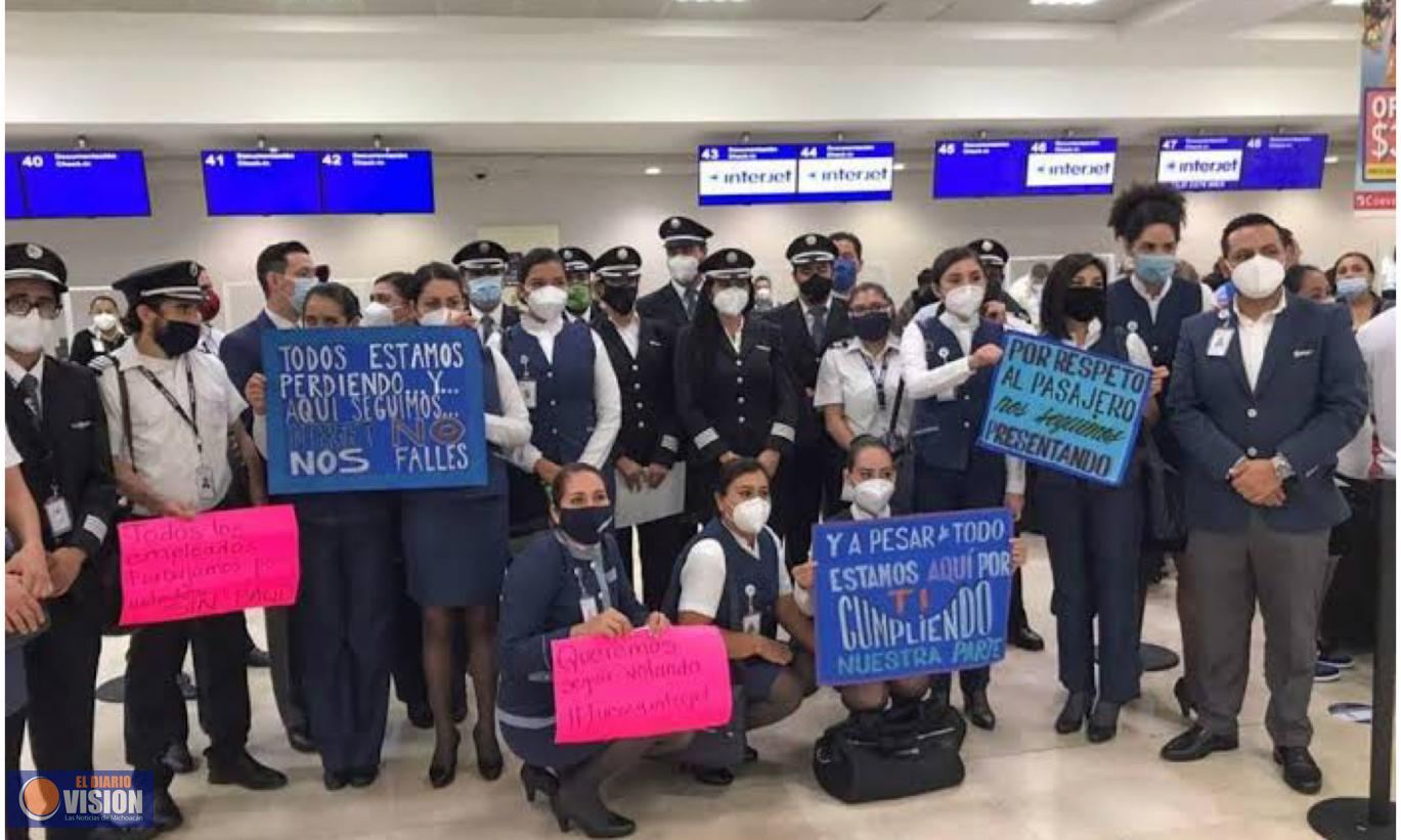 Estalla huelga en Interjet; compañía debe 4 meses de sueldo a trabajadores