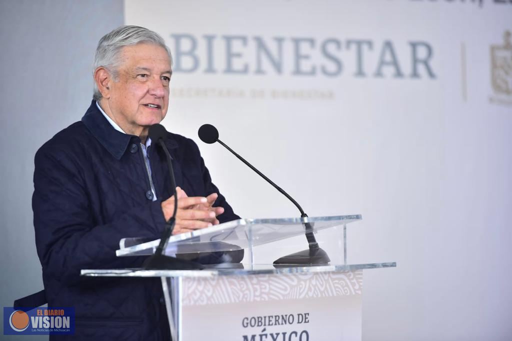 Falso que López Obrador haya sido hospitalizado por COVID-19. Permanece en Palacio Nacional