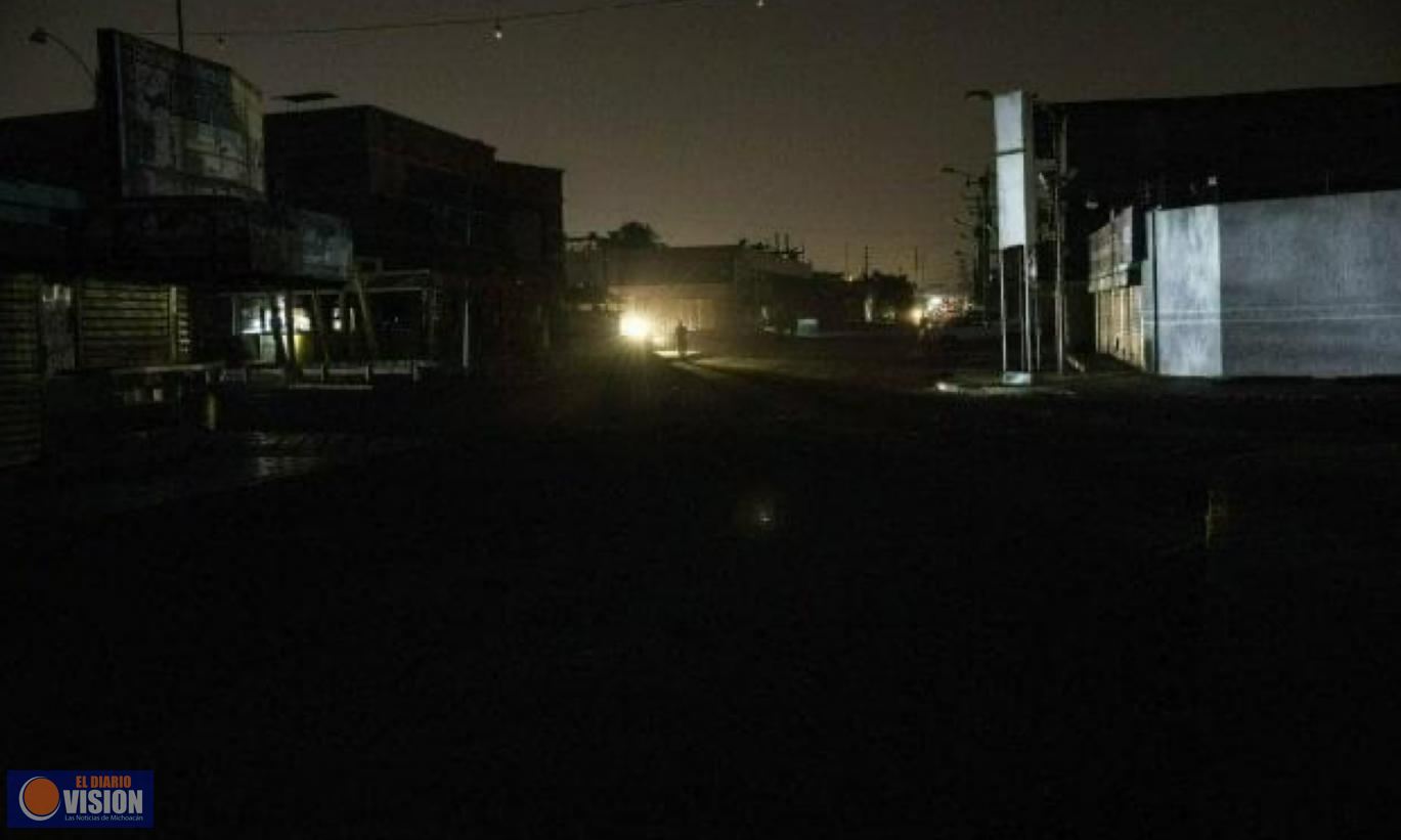 Apagones, por problemas en EU; aprovechan adversarios para atacar a nuestro gobierno: AMLO