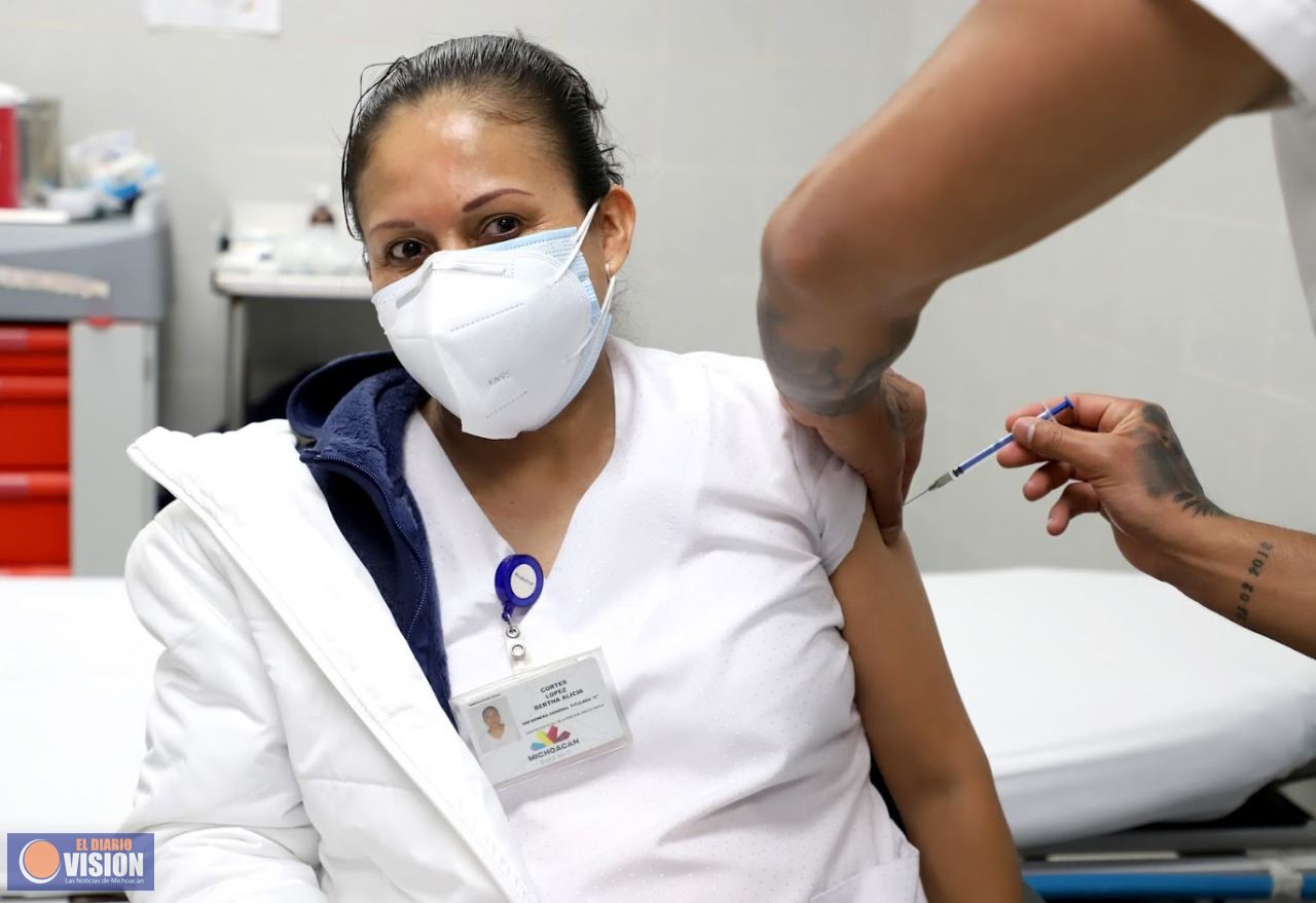 Más de 2 mil vacunas de COVID-19, han sido aplicadas a personal de salud