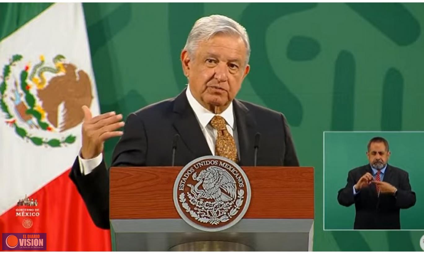 AMLO dice México marcha bien en vacunación antiCovid-19
