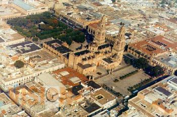 Saldo blanco después del incendio en la zapatería del centro