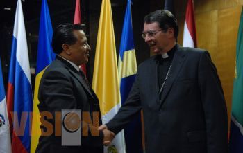 Solicita García Avilés visita del Papa Benedicto XVI a Michoacán 