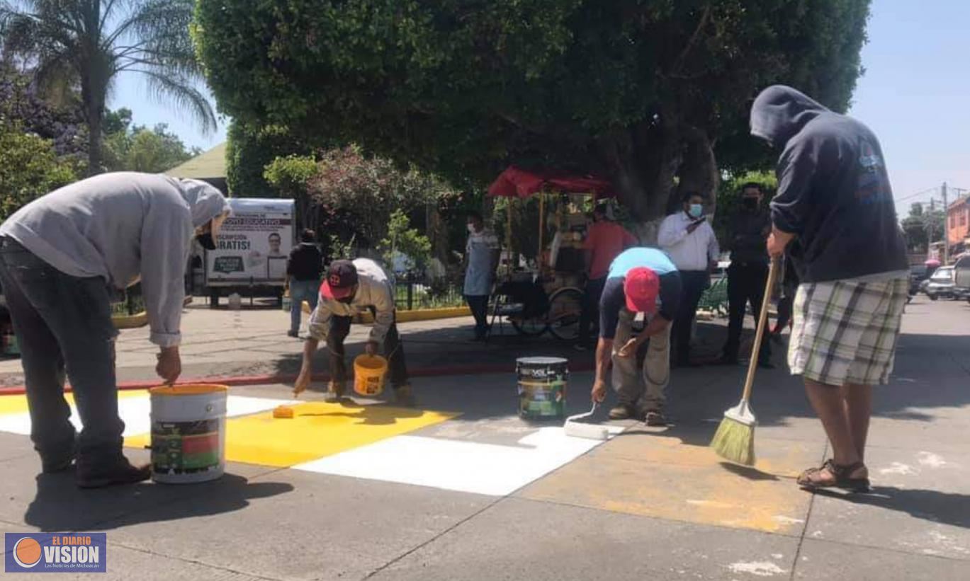 Inician trabajos de mantenimiento y embellecimiento de la plaza principal de Tarímbaro 