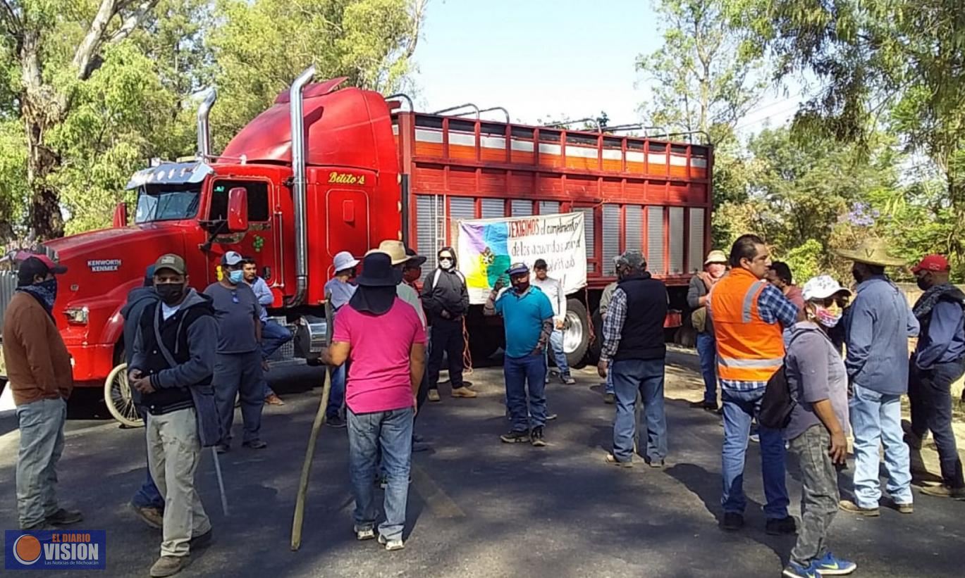 Consejo Supremo Indígena toma 5 carreteras en el Estado