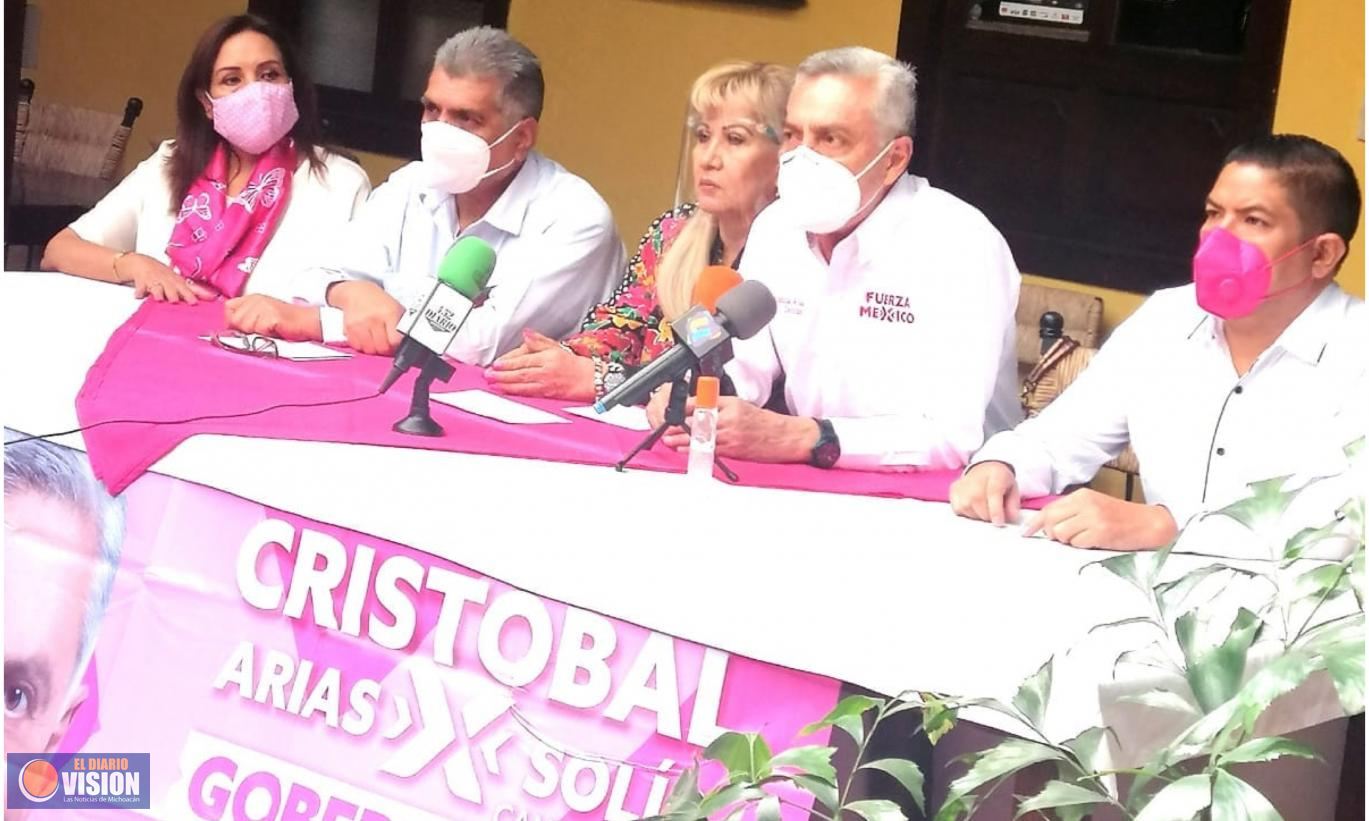 Francisco Cedillo, acompaña a Cristóbal Arias 