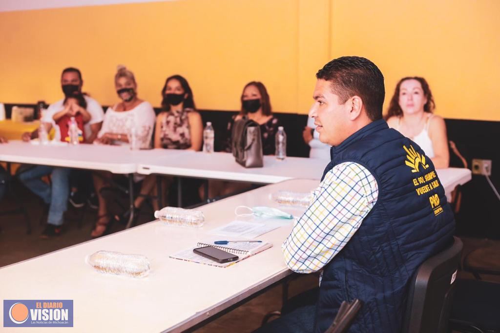 Miguel Paredes, compromete impulsar actividad de prestadores de servicios 