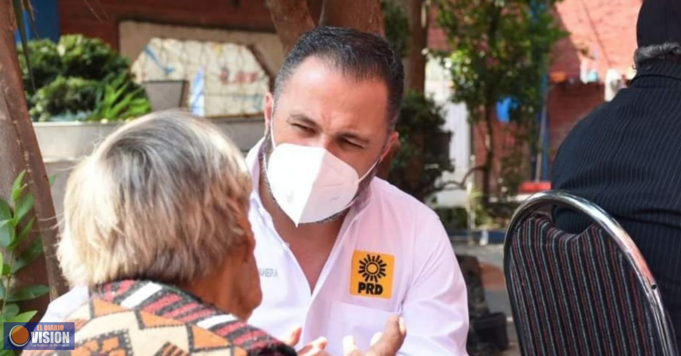Asiste, Luis Felipe León Balbanera al asilo 